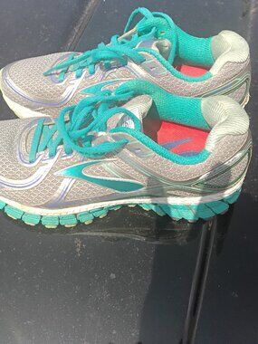 Women’s Brooks GTS 16 Running Shoes Sneakers sz8.5